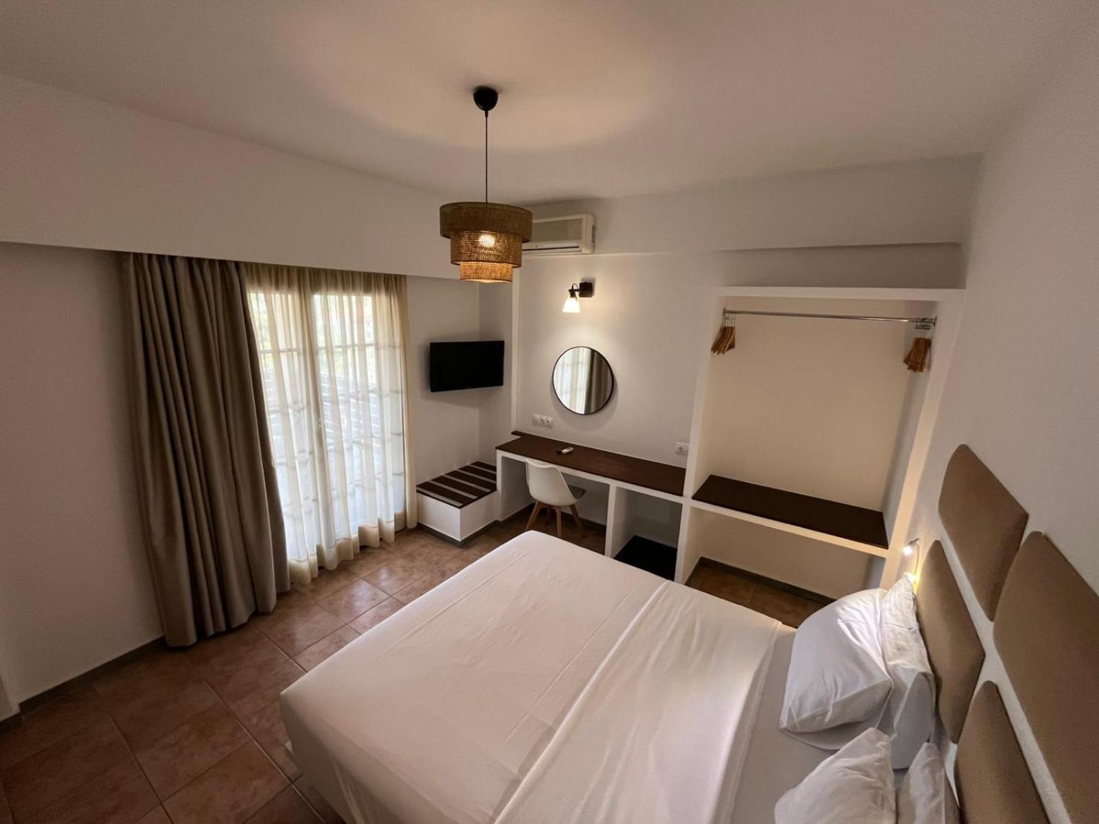 Skopelos Holidays Hotel & Spa Екстер'єр фото