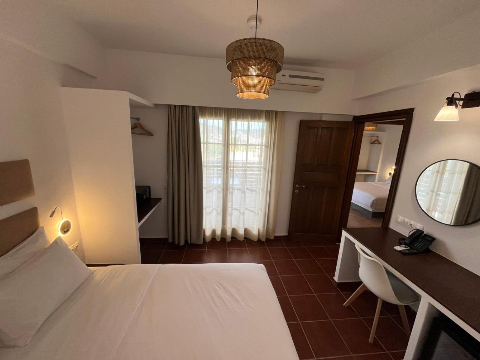 Skopelos Holidays Hotel & Spa Екстер'єр фото